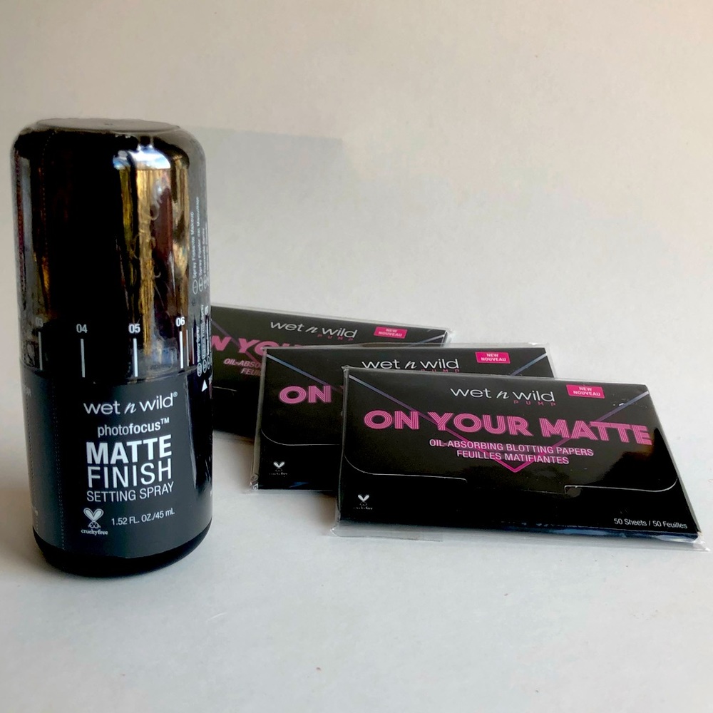 NWT Wet N Wild mattifying set: 1 spray 3 packages of blotting papers